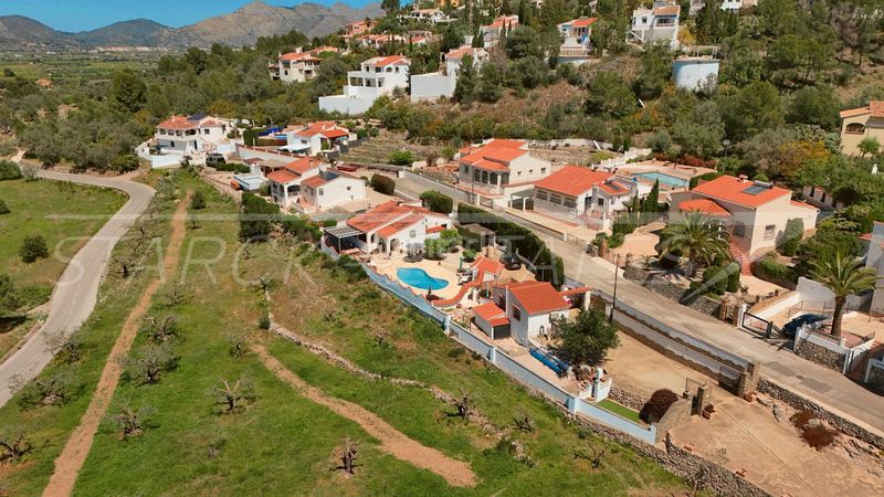 Foto 2ef906f9-bd40-4245-90df-55d87c2d9025. Casa amb xemeneia piscina a Orba