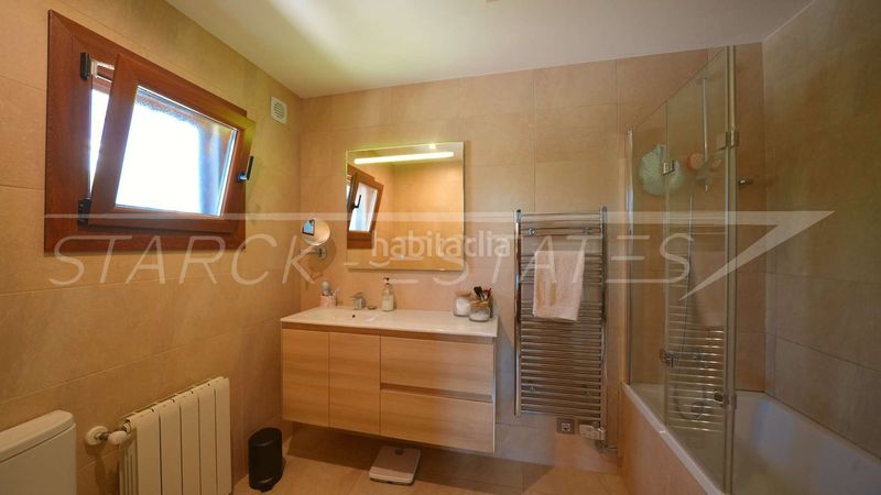 Foto 701445e1-59db-482d-af7c-08fb38929f9d. Casa amb xemeneia piscina a Orba