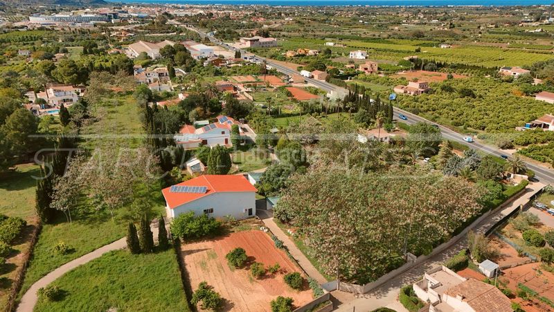Foto d1f6c9cb-fd9d-40ae-bc27-a3f97bd230fb. Terreny residencial a Centro Pedreguer
