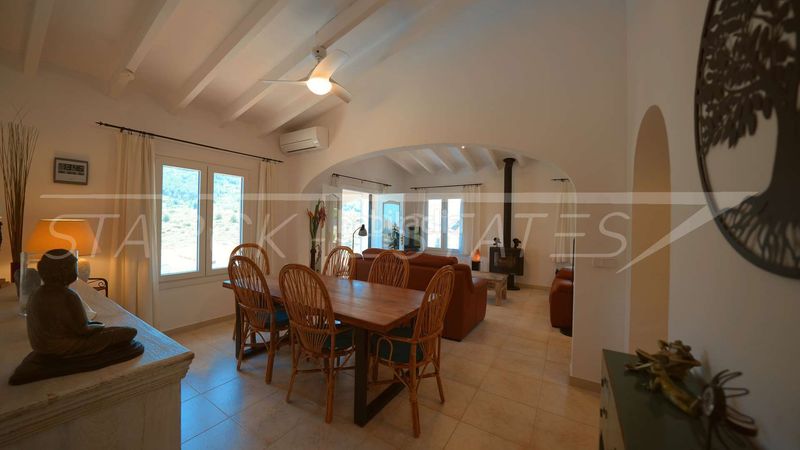 Foto 23743c3b-aa0f-432e-a786-5ea8ac10923a. Casa amb xemeneia piscina a Vall de Ebo