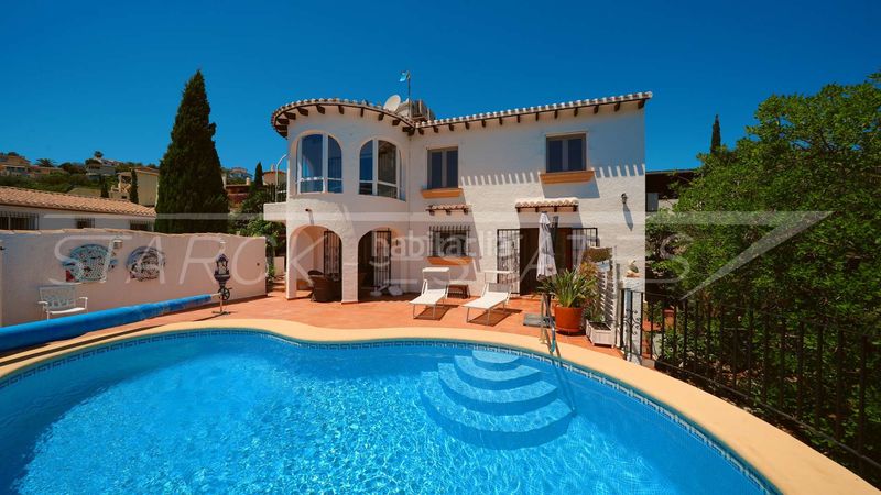 Foto b923c187-6e9d-42a1-8ec9-fca79b128a53. Casa amb xemeneia piscina a Vall de Ebo