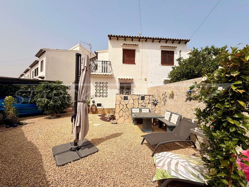 Foto 2c25a121-fa6b-4d96-9350-120958b19814. Casa amb piscina a Poblets (els)