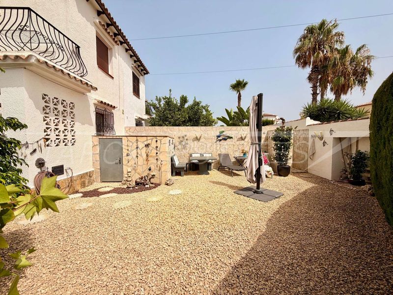 Foto 39c22485-c268-4ab8-b1be-b4928208bc38. Casa amb piscina a Poblets (els)