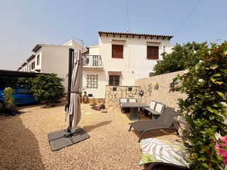 Casa adossada a Poblets (els)