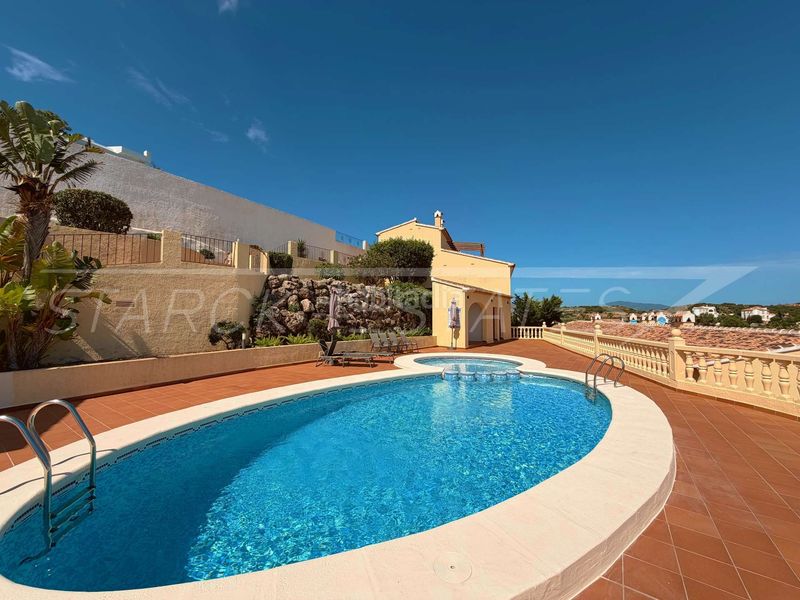 Foto 1ec44292-4289-4078-9625-209e82af9e68. Casa adossada amb xemeneia piscina a Ráfol de Almunia