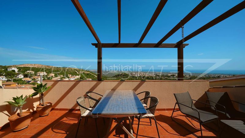 Foto bac7f1bc-e23d-43ce-b1db-e0b926afd80f. Casa adossada amb xemeneia piscina a Ráfol de Almunia