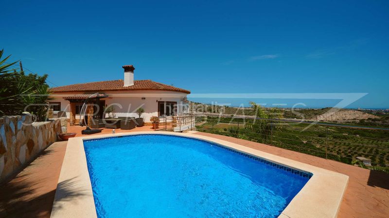 Foto 9366b3ef-dd42-4955-9fab-b7590ea7b27e. Casa amb xemeneia piscina a Oliva pueblo Oliva