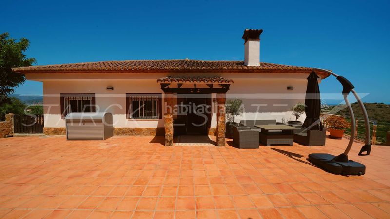 Foto bc989c4a-32ac-4e63-8d0c-cb98f11539bd. Casa amb xemeneia piscina a Oliva pueblo Oliva
