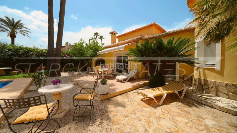 Foto 581f12d2-b39d-4239-bcd2-625c5c584825. Casa amb xemeneia piscina a Beniarbeig