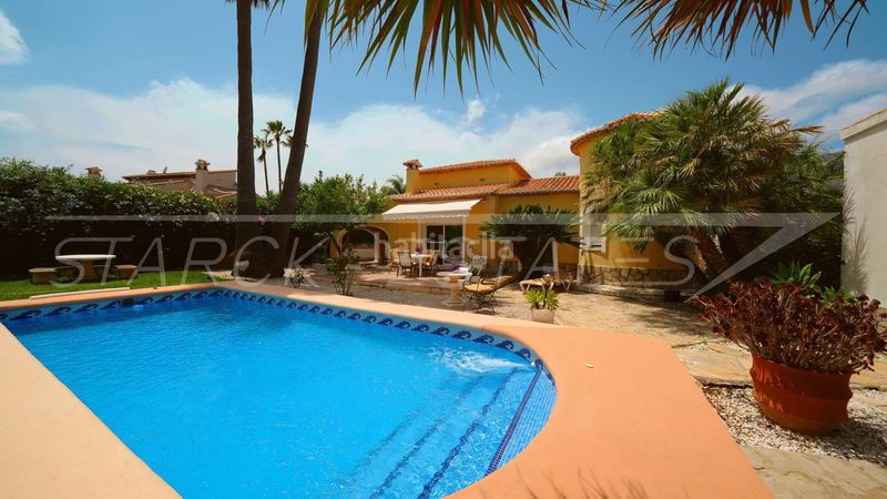 Foto 8336ef7f-8898-48e6-ad13-ffe3ac706d79. Casa amb xemeneia piscina a Beniarbeig