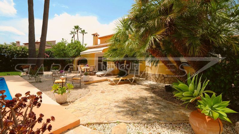 Foto 8ca6c935-a68a-4cbc-ac32-b13f7c081641. Casa amb xemeneia piscina a Beniarbeig