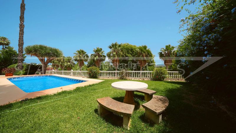 Foto 8ff3b116-4f89-4f86-aa35-f3ed98a58cdc. Casa amb xemeneia piscina a Beniarbeig