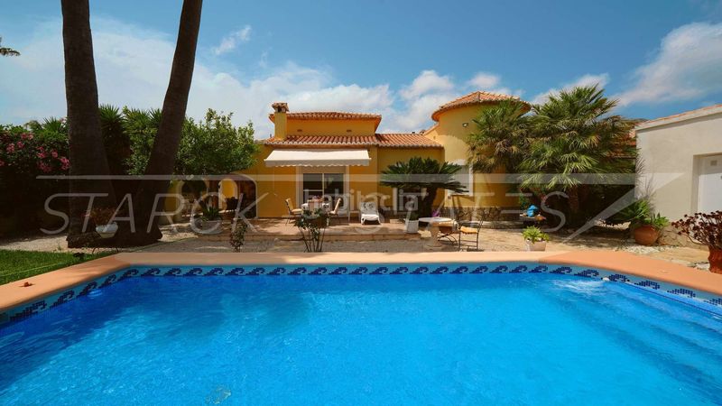 Foto ac320a5c-af82-4058-8177-e45cd21cdfce. Casa amb xemeneia piscina a Beniarbeig
