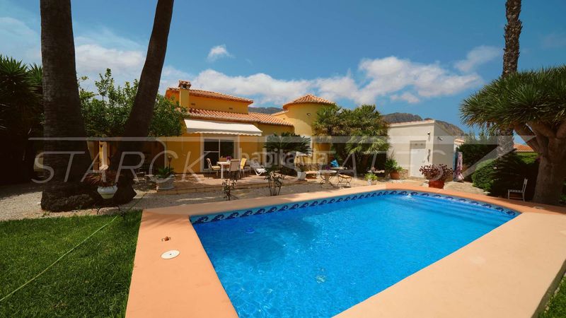 Foto b1fce662-21a5-40c6-a947-382c607ad013. Casa amb xemeneia piscina a Beniarbeig