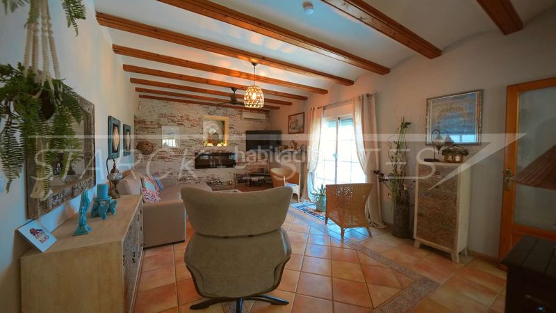 Foto b92a1284-38fa-49fc-965a-0e67eb9e5622. Casa amb xemeneia piscina a Ráfol de Almunia