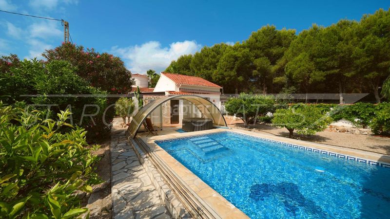Foto 3b665518-e1d0-4c61-af35-57daab24130a. Casa amb xemeneia piscina a Poblets (els)