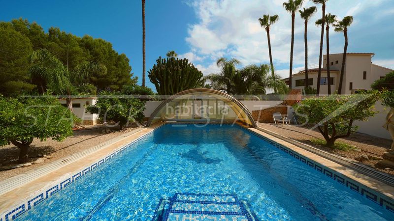 Foto 573dd774-fe74-4785-806f-2470f7df39c3. Casa amb xemeneia piscina a Poblets (els)