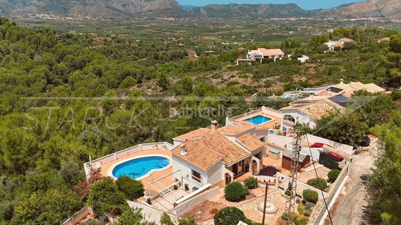 Foto 4233e15e-fd86-4a25-9e8d-196ef99d5172. Casa en Benidoleig