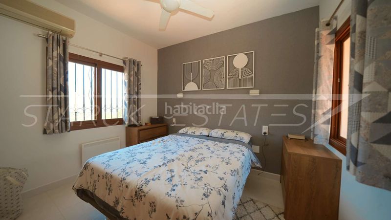 Foto b89c30c2-5d4b-4d23-a44f-1f4d43666105. Casa en Benidoleig