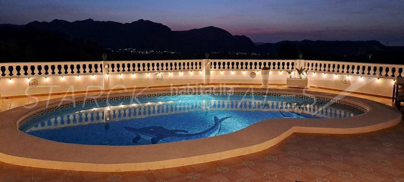 Foto bad306aa-7fb8-4bb9-b09c-8ece6ab91357. Casa amb xemeneia piscina a Benidoleig