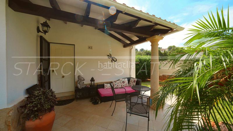 Foto a8589bba-befa-4ead-bfe2-8ce990123af9. Casa amb xemeneia piscina a Centro Urbano Dénia