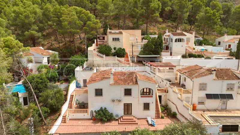Foto 84332aff-b3fa-4fea-9845-22fd37c57d04. Casa amb xemeneia piscina a Atzúbia (L´)