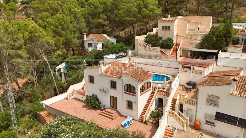 Foto b1f1132c-6c21-4faf-903f-66cfecd3244d. Casa amb xemeneia piscina a Atzúbia (L´)