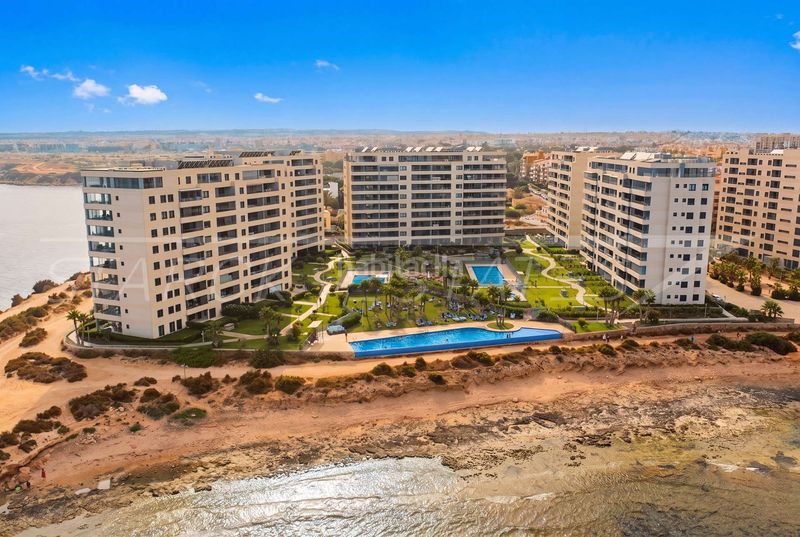 Foto fec206cf-3342-412f-bf7a-48b7d0b60a9d. Apartament amb piscina a Punta Prima Orihuela