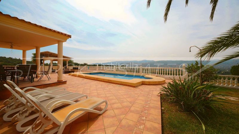 Foto 27fd8ffd-c297-4e26-9903-f47238685007. Casa amb piscina a Sanet y Negrals
