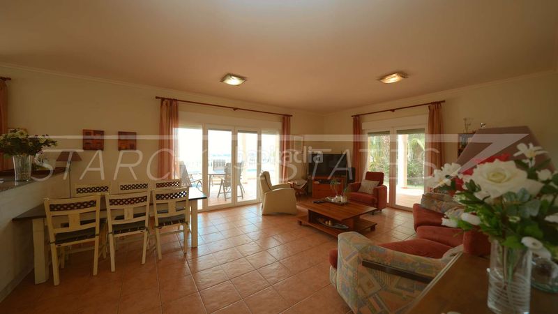 Foto 8724dbb6-141c-420c-b519-62f140cad9c3. Casa amb piscina a Sanet y Negrals