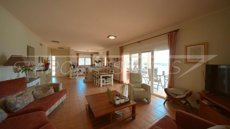Foto b1960f69-625d-47e2-a146-e1d03d7e3ad5. Casa amb piscina a Sanet y Negrals