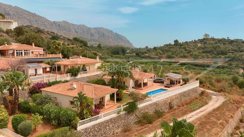 Foto cc2e091c-7dac-42e3-9bca-4369be9728b2. Casa amb piscina a Sanet y Negrals
