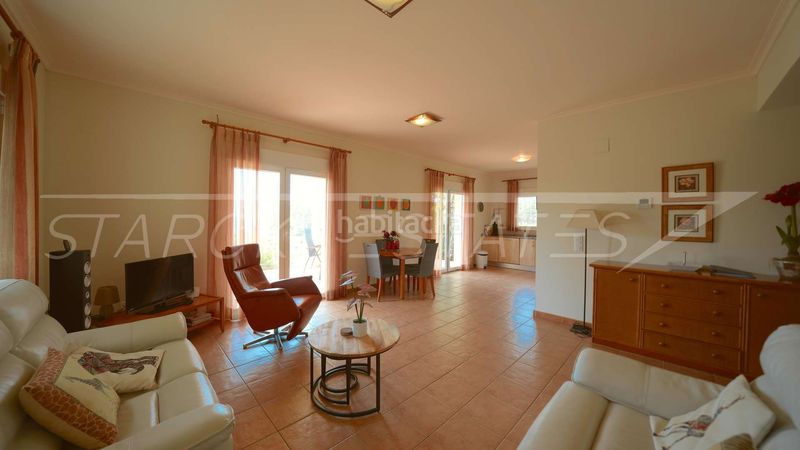 Foto e3fe6c3d-939e-4f75-b2ae-6aca152eec9e. Casa amb piscina a Sanet y Negrals