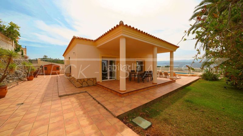 Foto e473afce-b95d-458c-af81-1e4b2c0f533f. Casa amb piscina a Sanet y Negrals
