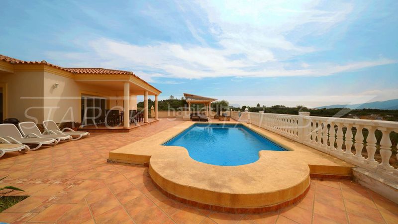 Foto e7237624-cab7-48c0-87ac-b3d1f718d4e0. Casa amb piscina a Sanet y Negrals