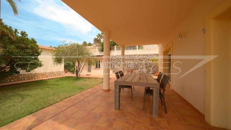 Foto f735431c-6a5b-4fc0-af0d-befcc8ab3e10. Casa amb piscina a Sanet y Negrals