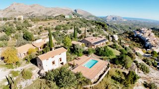 Masía en Vall de Laguart. Un refugio de silencio, exclusividad y rentabilidad  casa rural