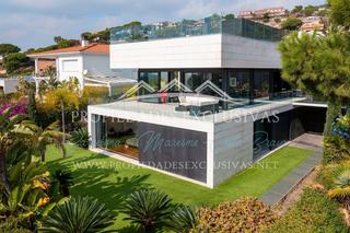 Chalet in Carrer ramon llull 19. Exclusivo y moderno chalet