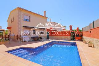Haus in Passeig castell i mar 7. Chalet a 4 vientos con piscina