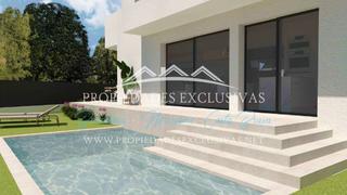 Chalet in Carrer de pau civil i costa 4. Casa de diseo a cuatro vientos con piscina