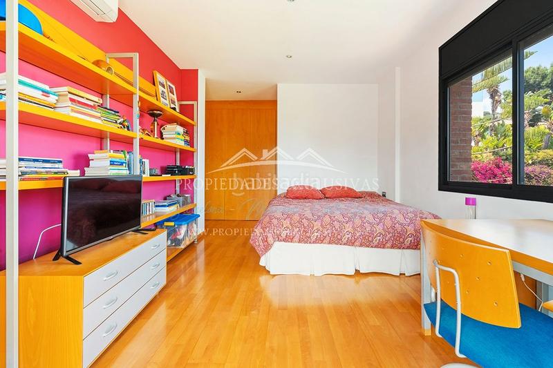 Foto 10c0f605-e3d6-4593-962a-59ef3b2b0345. Chalet dans carrer ramon llull 29 dans Teià