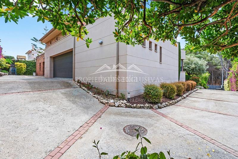 Foto 12d9fd3c-c79e-4386-bf56-6224e78efda0. Chalet dans carrer ramon llull 29 dans Teià