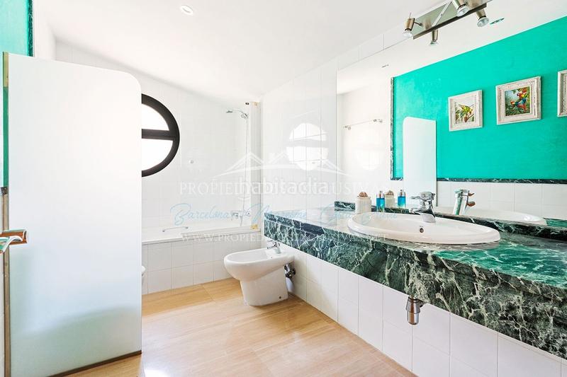 Foto 1c62a6ed-a18a-4a3c-9b0c-5c83b76a49c5. Chalet dans carrer ramon llull 29 dans Teià