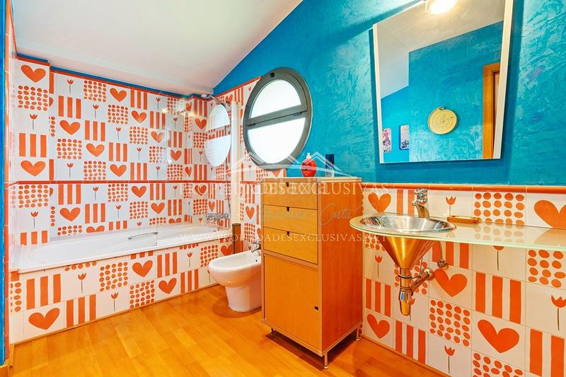 Foto 48fdc008-2a46-4db0-ae23-d6504375ca60. Chalet dans carrer ramon llull 29 dans Teià