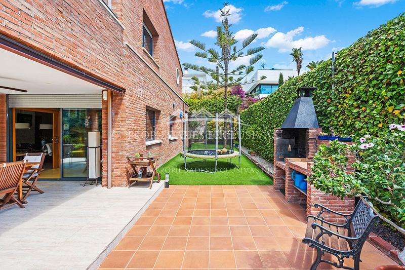 Foto 4c156296-2ab4-48df-91fc-91c1c37d0b09. Chalet dans carrer ramon llull 29 dans Teià