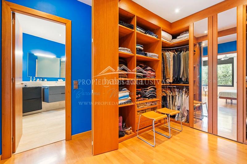 Foto 4e77c5a1-4ca5-4e85-98c3-352ae1e3b57c. Chalet dans carrer ramon llull 29 dans Teià