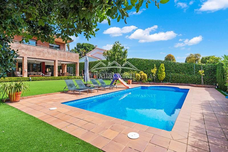 Foto 977d1794-ae4c-432e-8385-ae73d945bf1c. Chalet dans carrer ramon llull 29 dans Teià