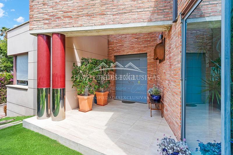 Foto cea31723-3d25-4eca-b32e-d21149796d57. Chalet dans carrer ramon llull 29 dans Teià