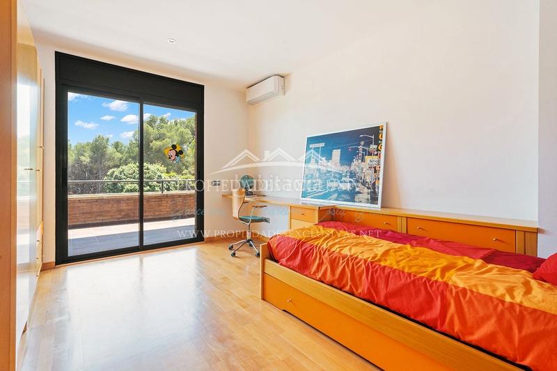 Foto eed4a94b-9818-4d37-aab3-328bd8a85874. Chalet dans carrer ramon llull 29 dans Teià