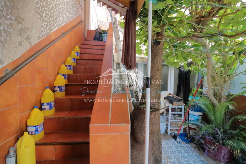 Foto ecdc3747-5528-4c63-9838-2274fe061d01. Masia a carrer mare de déu del carme 72 a Centre Masnou (El)